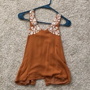 Cute flowy floral top